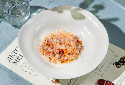 Домашние спагетти с органическим сыром и томатным соусом