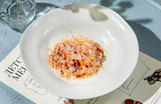 Домашние спагетти с органическим сыром и томатным соусом